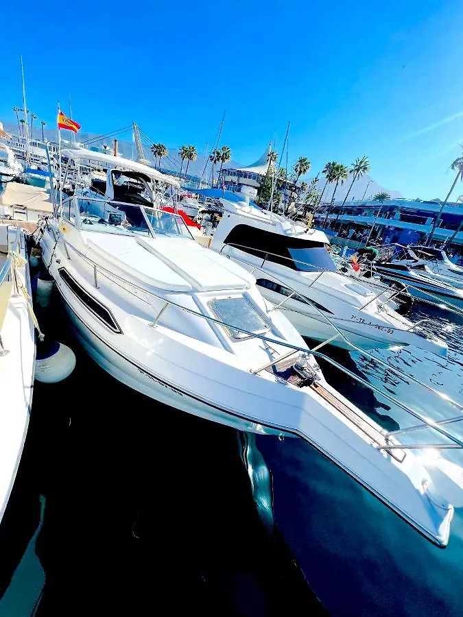 فندق أذيخيفي  Barco Sihnny - Puerto Colon إسبانيا