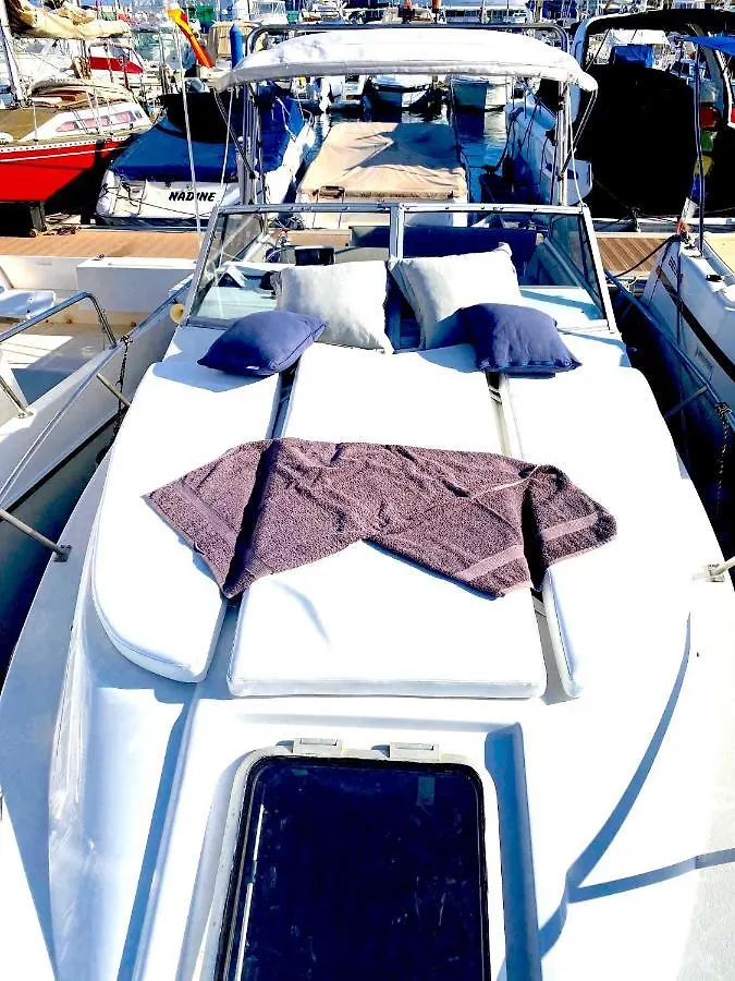 فندق أذيخيفي  Barco Sihnny - Puerto Colon 0*,  إسبانيا