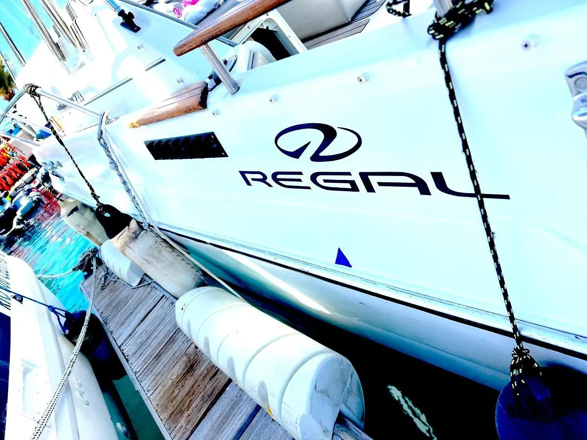 بوتيل فندق أذيخيفي  Barco Sihnny - Puerto Colon إسبانيا